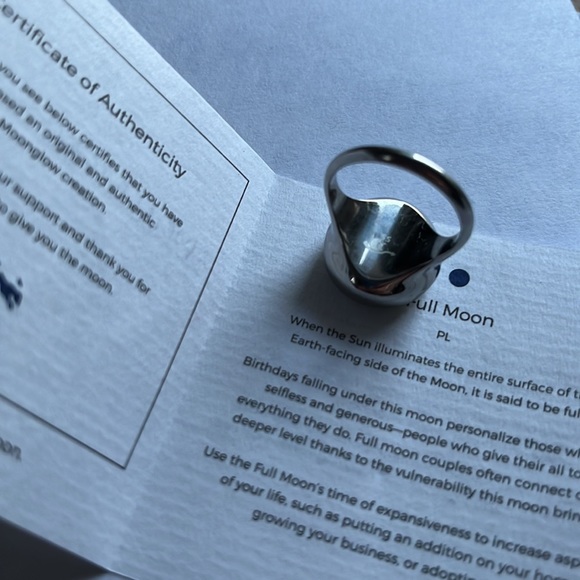 Moonglow Ring “ Full moon “ size 8 - Picture 4 of 16
